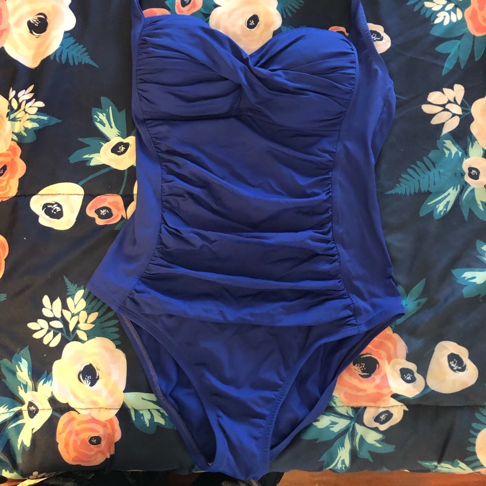 Swimsuit size 6 used once